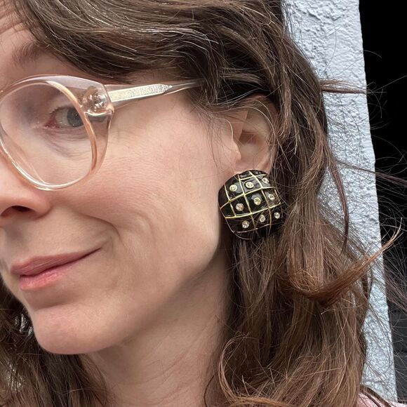 90s Large Black Enamel and Gold Clip On Earring Womens Vintage Statement Jewelry - Picture 10 of 10